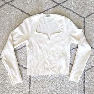 Abercrombie White XS Crop Sweater with Sweeheart Neckline